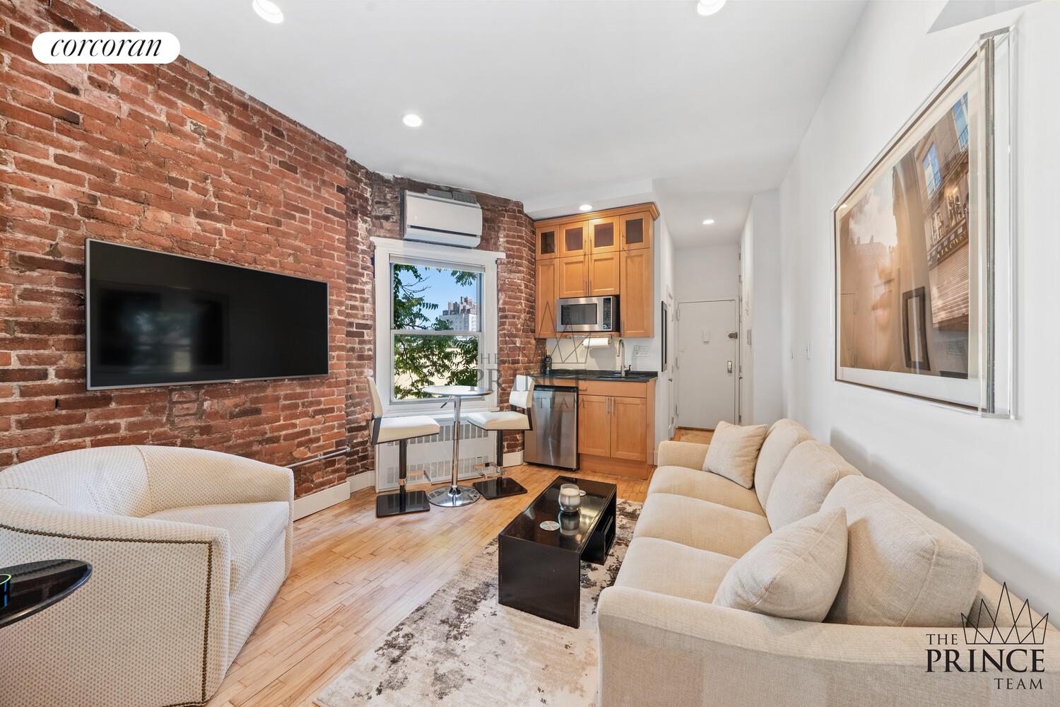 #3 photo, 77 PERRY Street, West Village , NY 10014