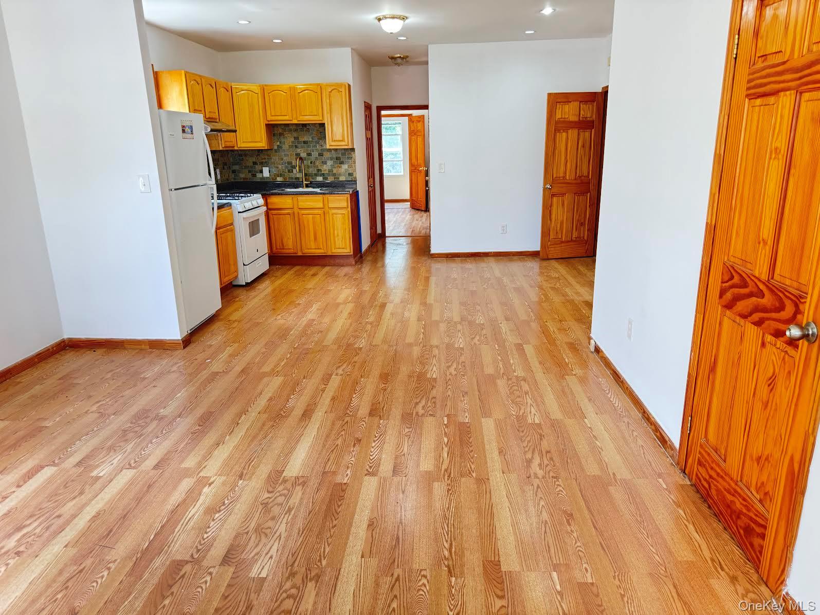 #1 photo, 90-44 180 Street, 皇后区 Hollis , NY 11432