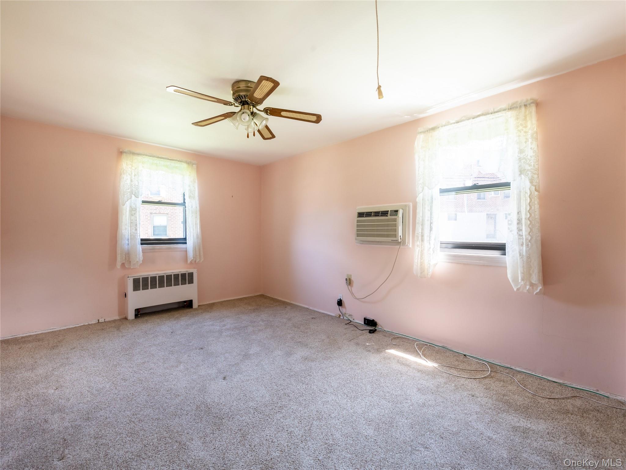 #11 photo, 244-16 57 Drive, クイーンズ区 Douglaston , NY 11362