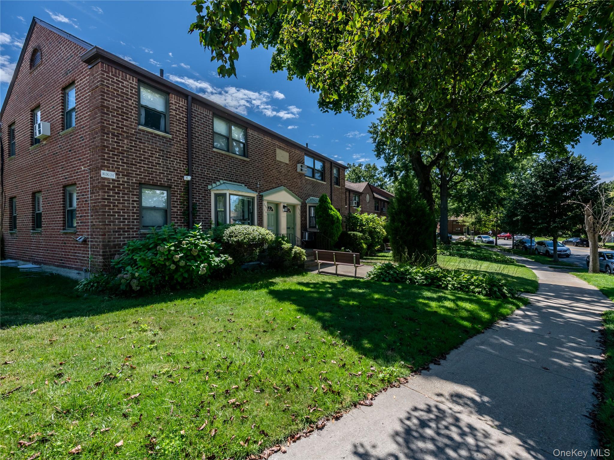 #16 photo, 244-16 57 Drive, クイーンズ区 Douglaston , NY 11362