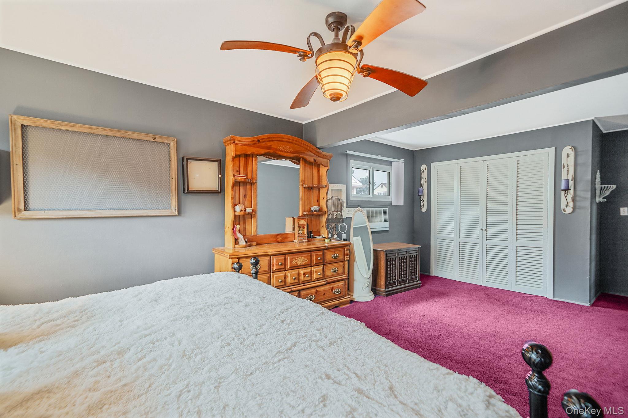 #11 photo, 246 Blacksmith Road, Levittown , NY 11756