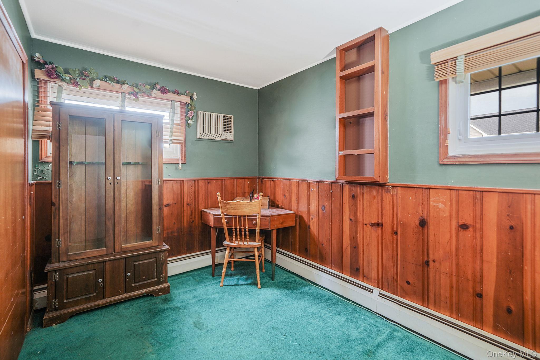 #17 photo, 246 Blacksmith Road, Levittown , NY 11756