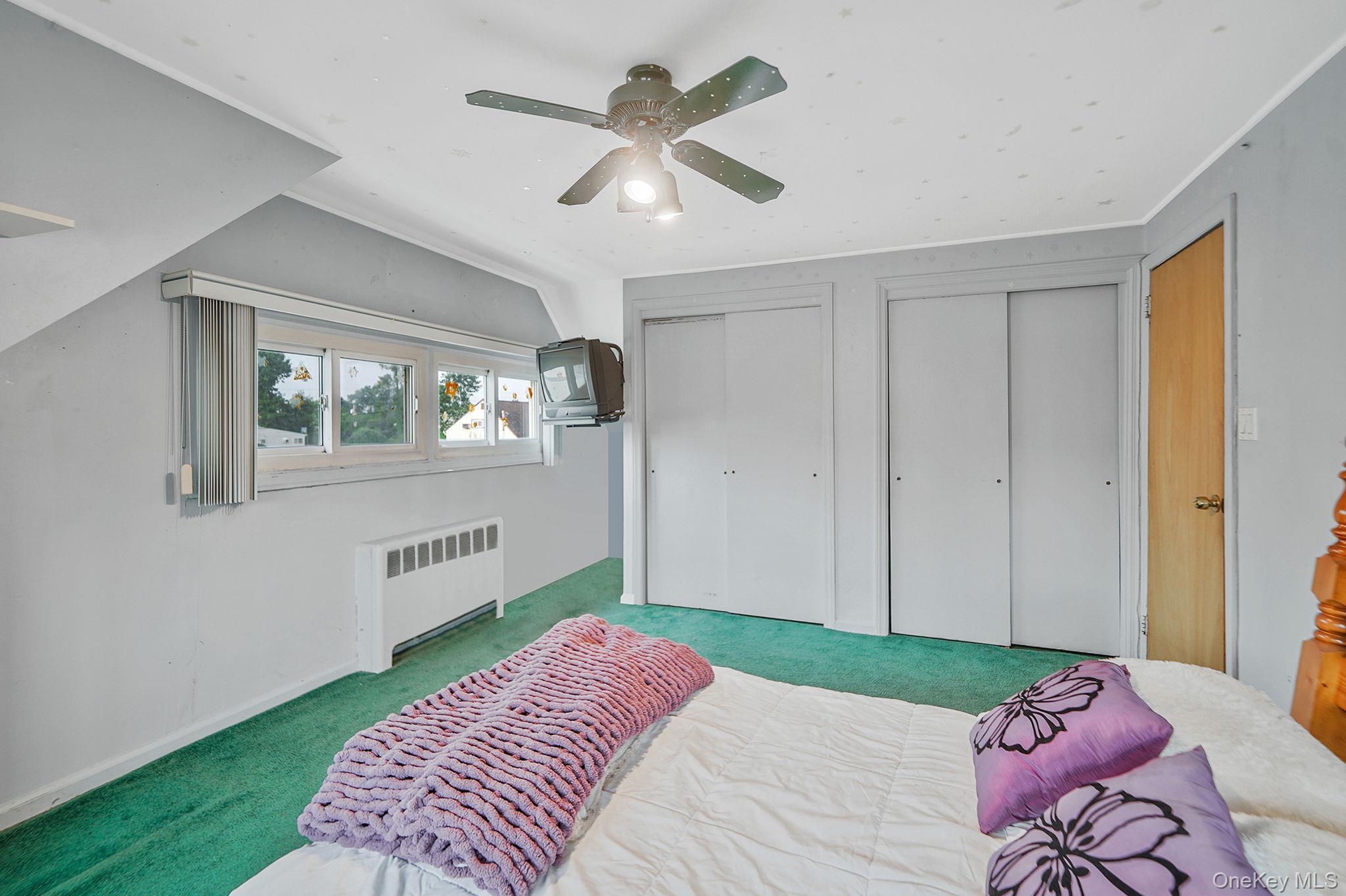 #19 photo, 246 Blacksmith Road, Levittown , NY 11756