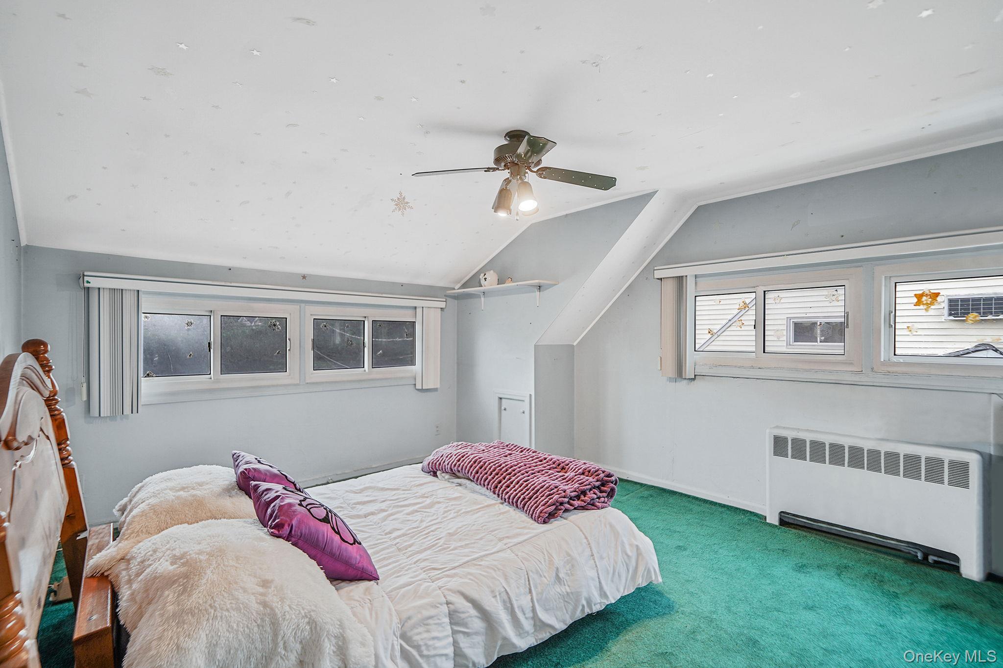 #20 photo, 246 Blacksmith Road, Levittown , NY 11756