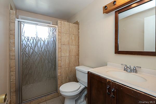 #11 photo, 39 Inchcape Road, Bay Shore , NY 11706