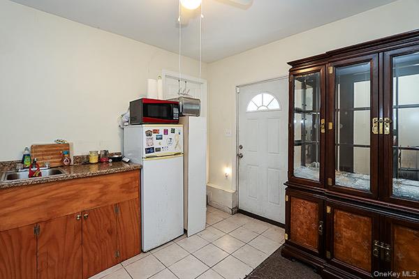 #12 photo, 39 Inchcape Road, Bay Shore , NY 11706