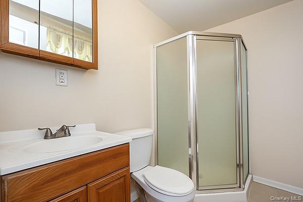 #13 photo, 39 Inchcape Road, Bay Shore , NY 11706