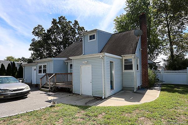 #17 photo, 39 Inchcape Road, Bay Shore , NY 11706