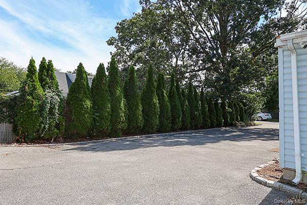 #19 photo, 39 Inchcape Road, Bay Shore , NY 11706