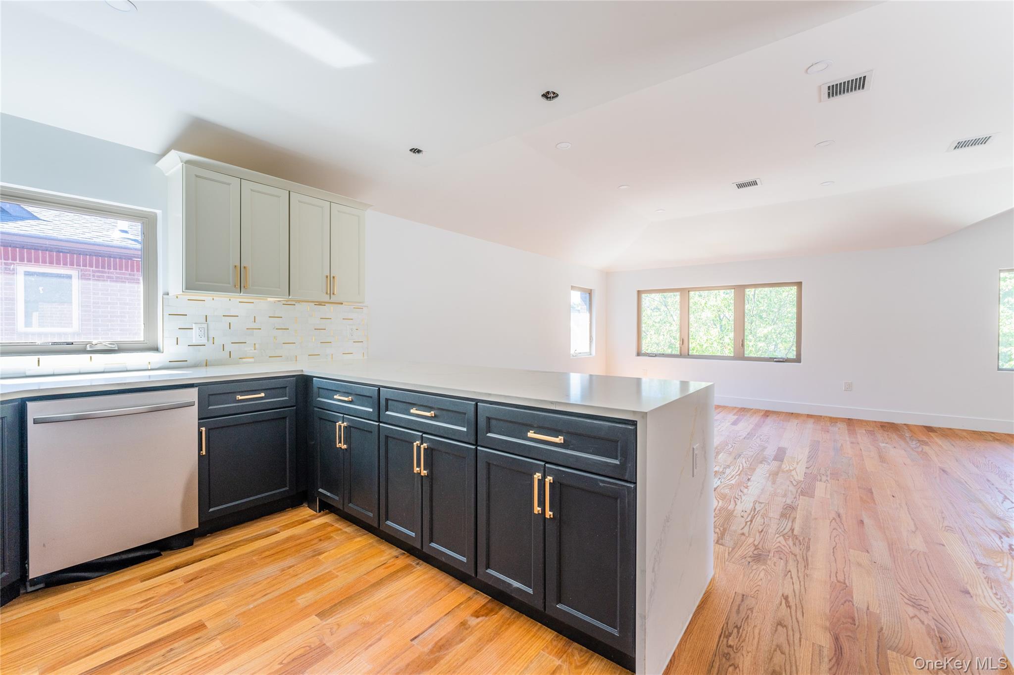 #15 photo, 6431 138th Street, Flushing , NY 11367