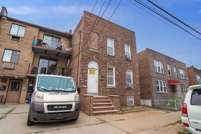 #1 photo, 1539 Hollywood Avenue, Bronx , NY 10461