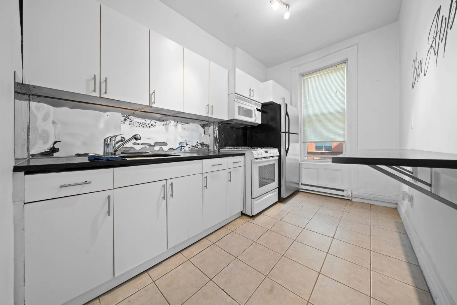 #27 photo, 303  West 116th Street, マンハッタン South Harlem , NY 10026