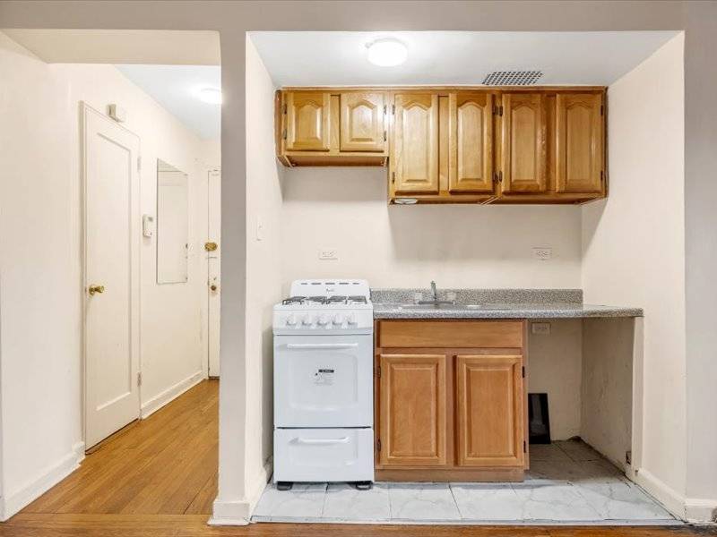 #2 photo, 2821  Kings Highway, #1N, Midwood , NY 11229