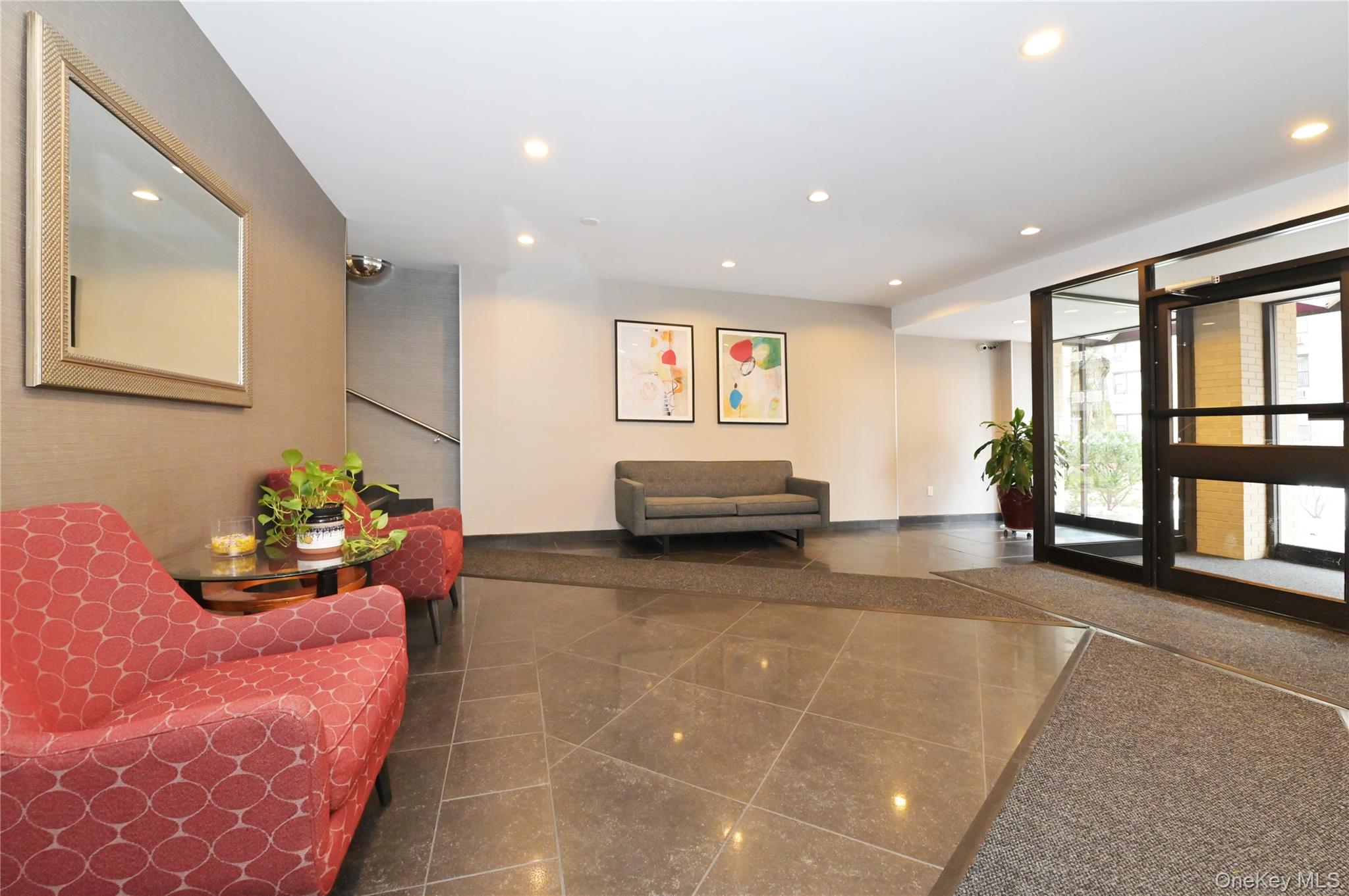 #10 photo, 6 Birchwood Court, Mineola , NY 11501