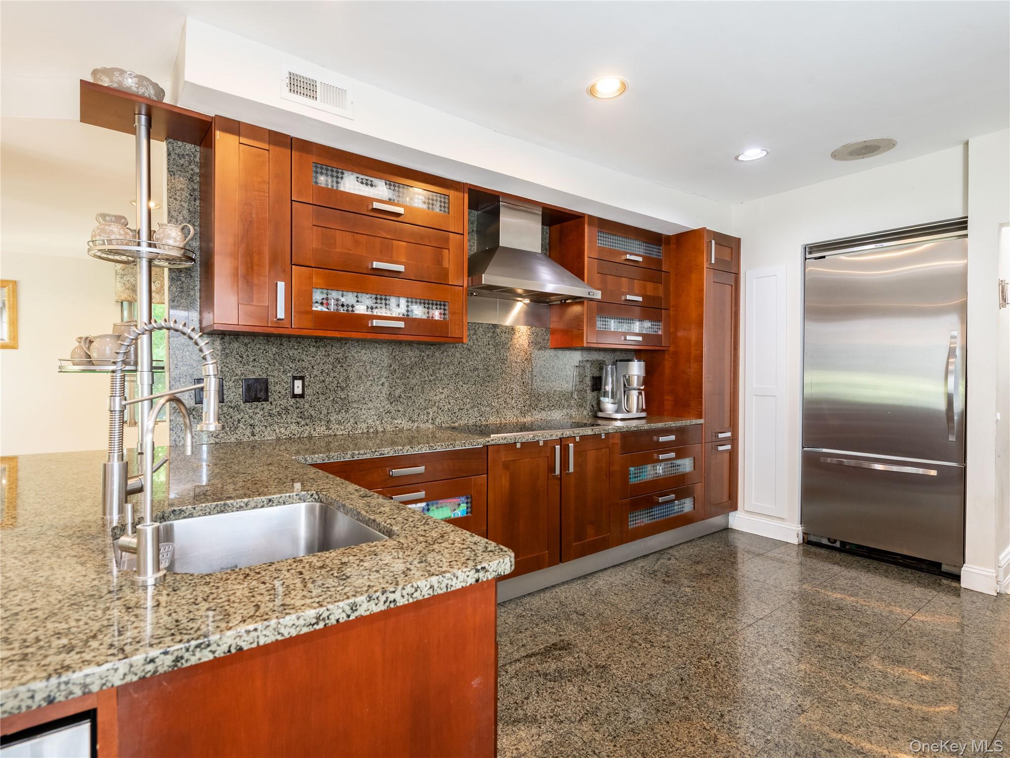 #12 photo, 100 Station Road, Great Neck , NY 11023