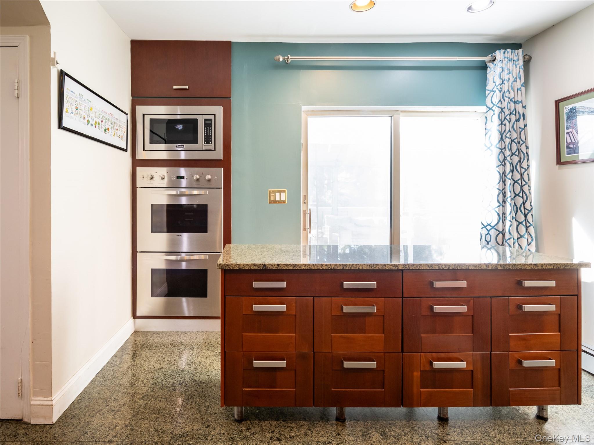 #13 photo, 100 Station Road, Great Neck , NY 11023