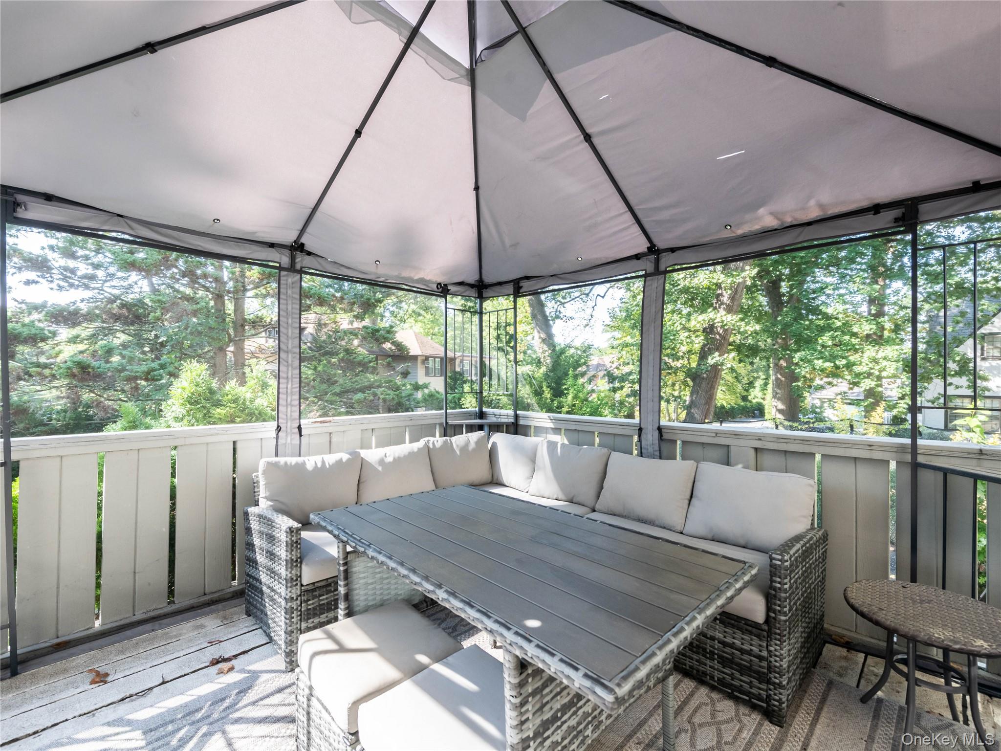 #14 photo, 100 Station Road, Great Neck , NY 11023