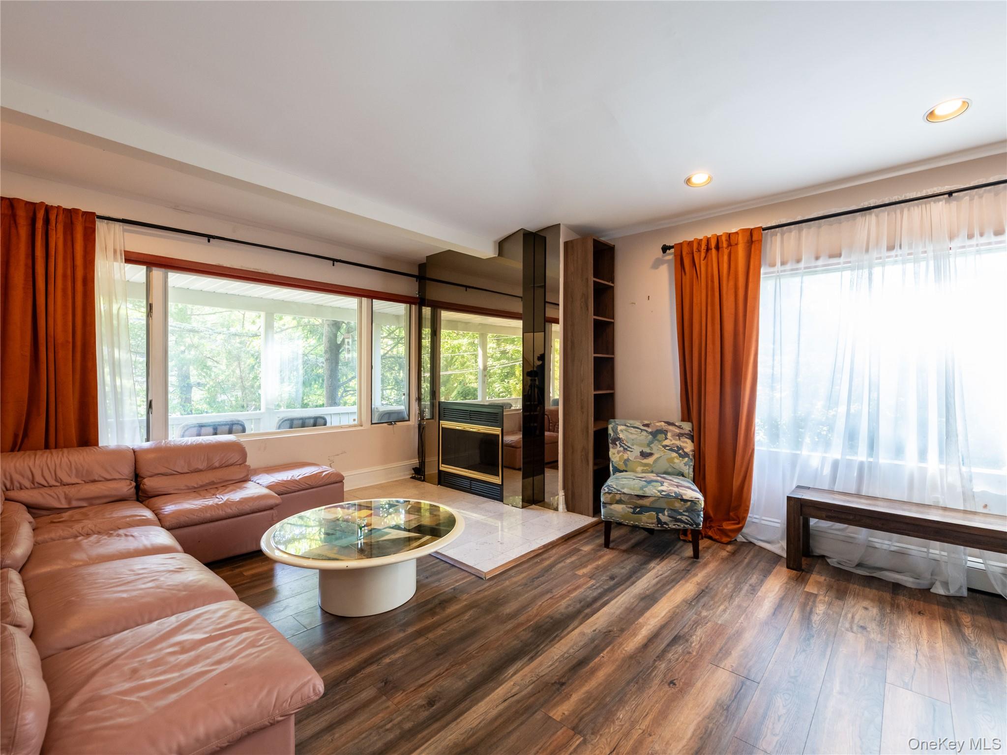 #15 photo, 100 Station Road, Great Neck , NY 11023