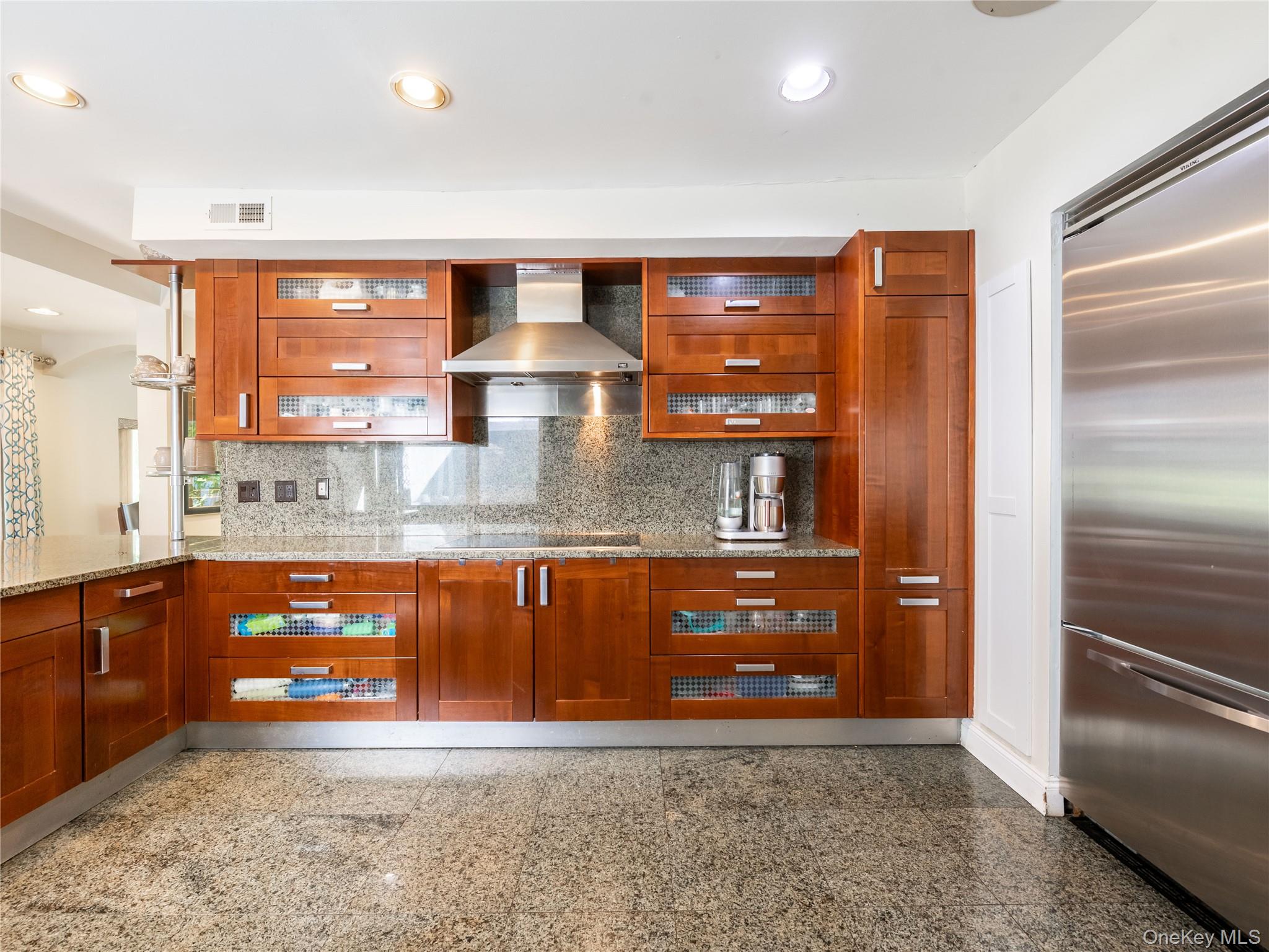 #2 photo, 100 Station Road, Great Neck , NY 11023