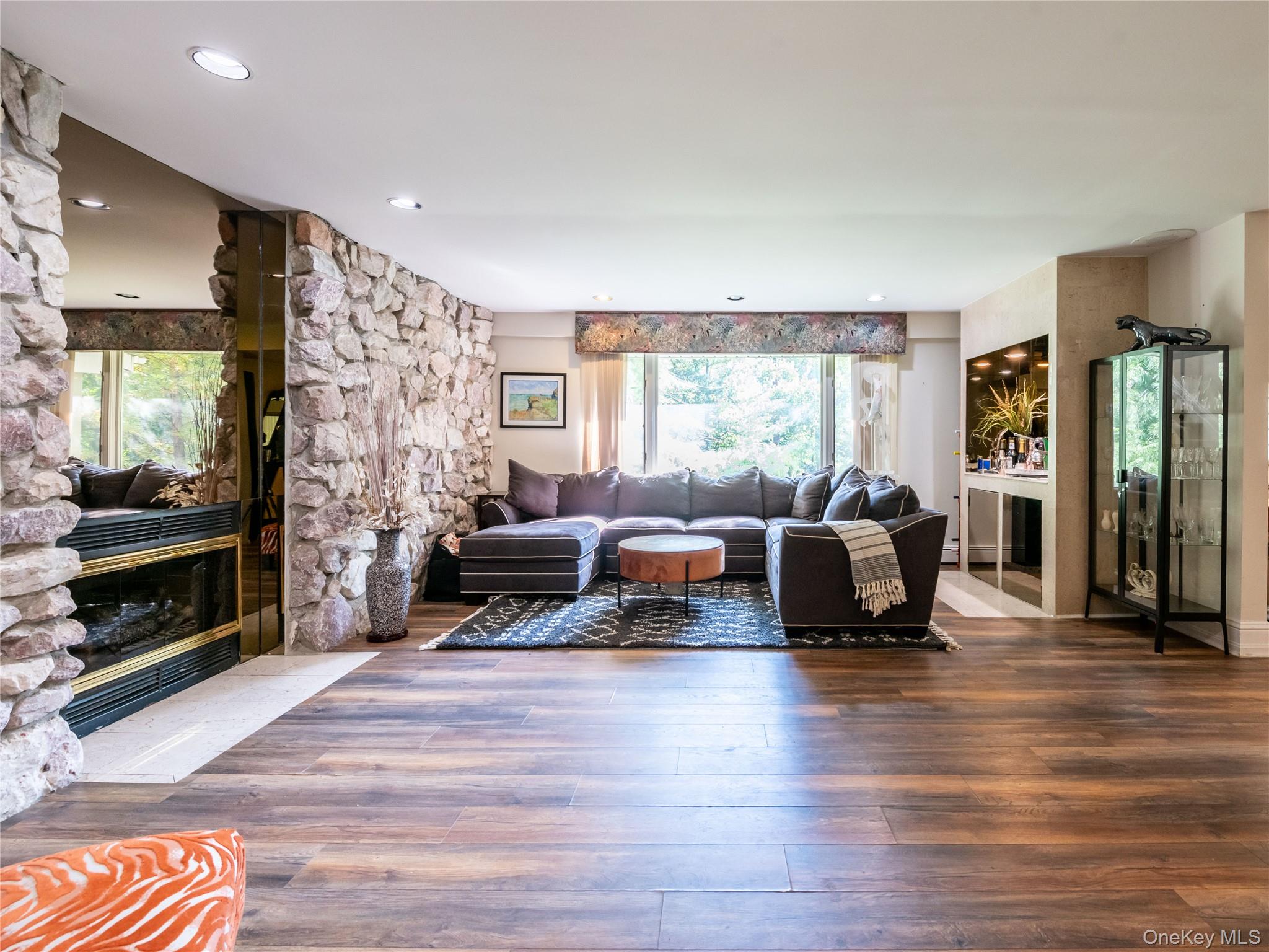 #3 photo, 100 Station Road, Great Neck , NY 11023