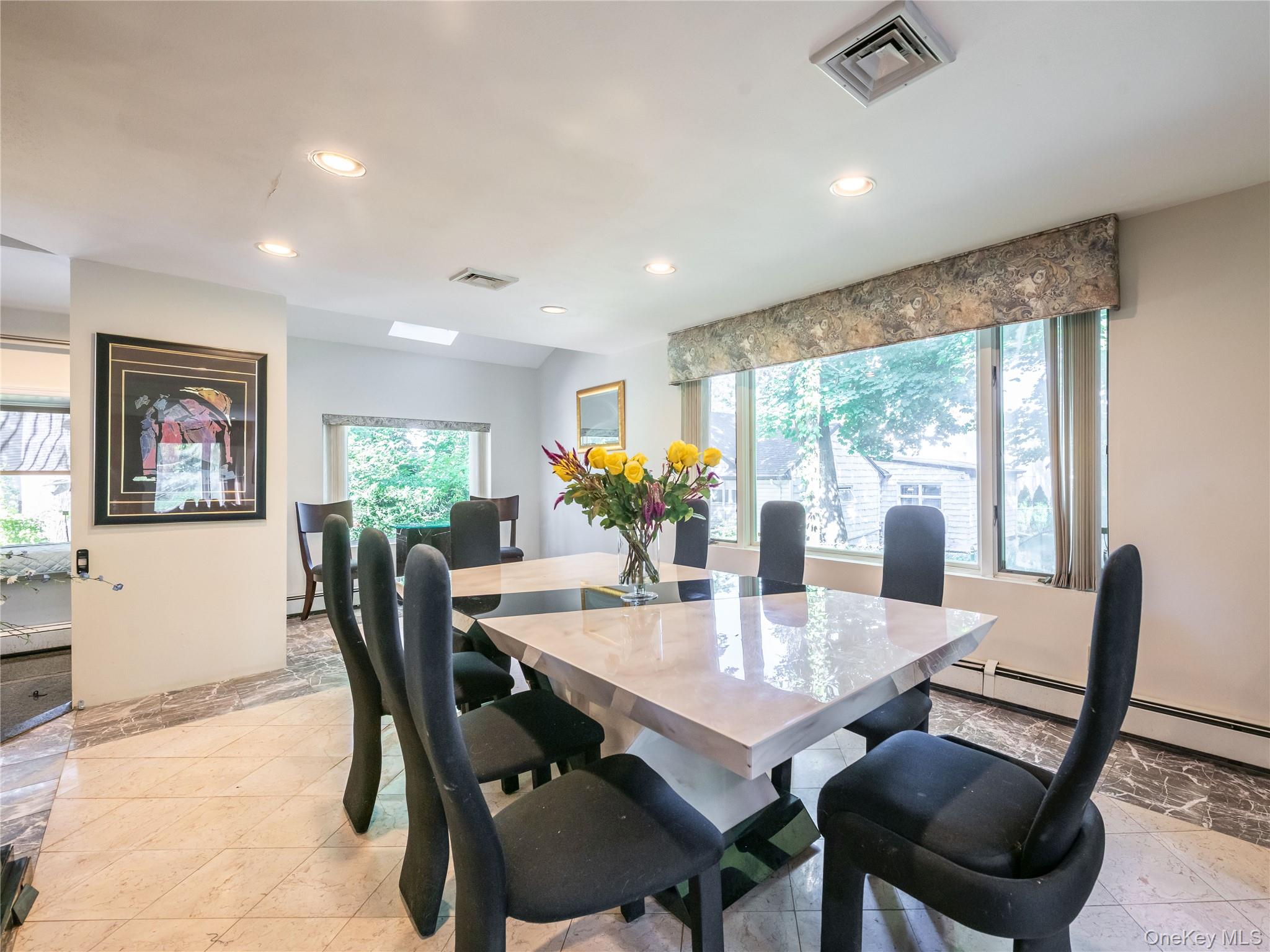 #4 photo, 100 Station Road, Great Neck , NY 11023