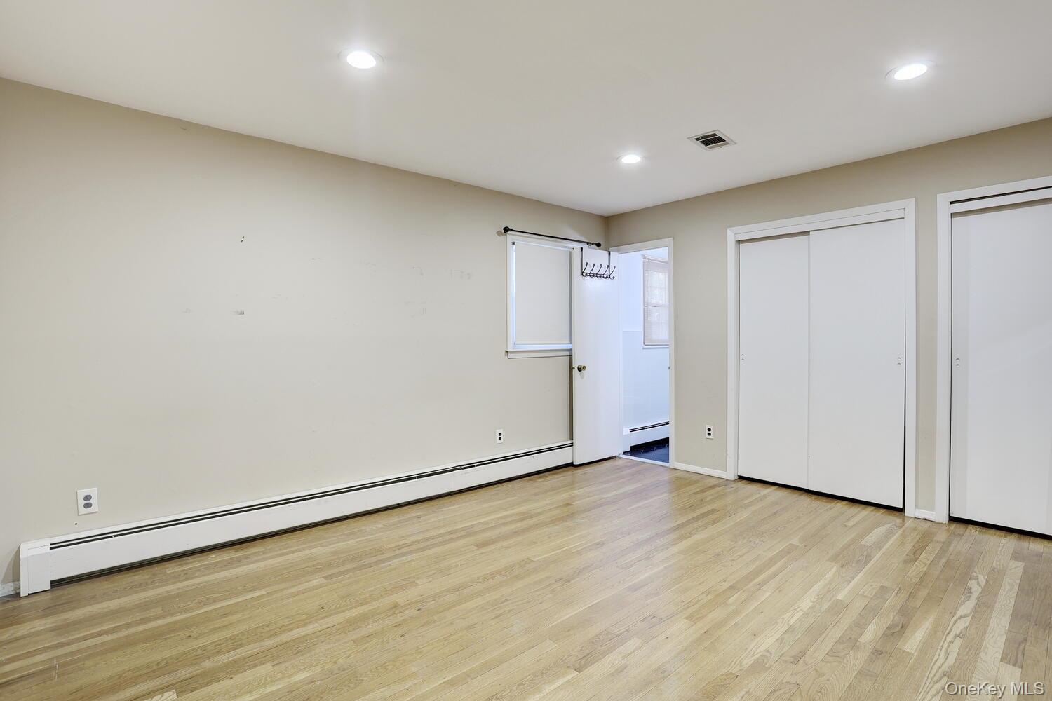 #8 photo, 12 Van Gogh Lane, 뉴욕주 Airmont , NY 10901