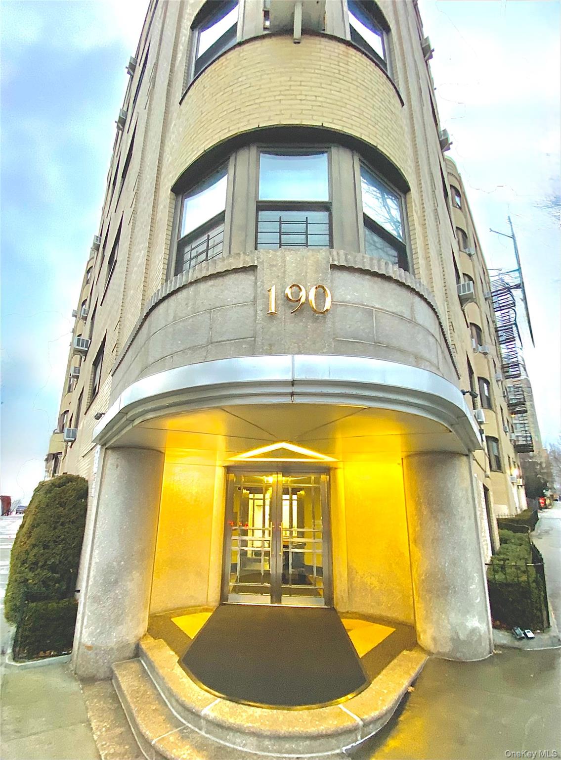 #1 photo, 190 E Mosholu Parkway, Bronx , NY 10458