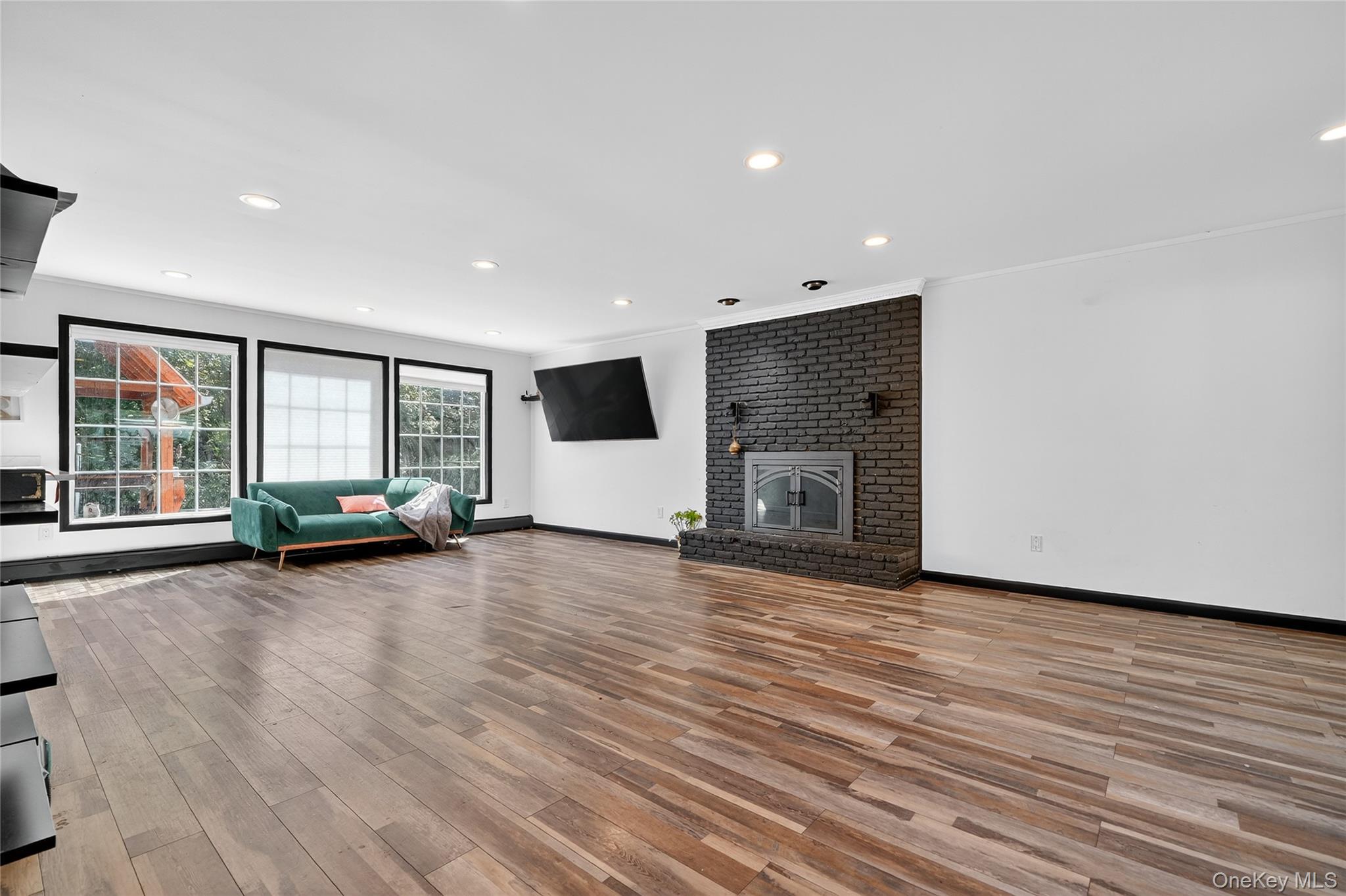 #8 photo, 306 S Pascack Road, Nanuet , NY 10954