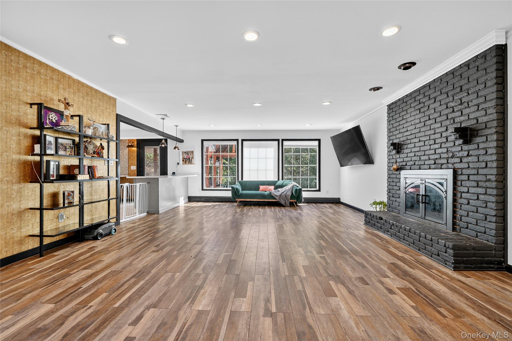 #9 photo, 306 S Pascack Road, Nanuet , NY 10954