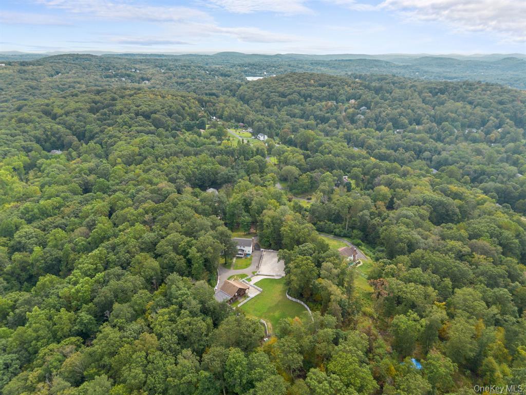 #4 photo, 30 Jewel Lane, New Fairfield , CT 06812