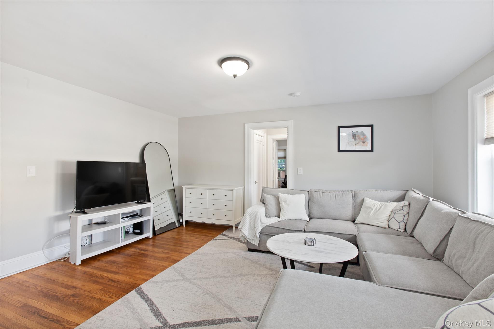 #2 photo, 512 Mamaroneck Avenue, White Plains , NY 10605