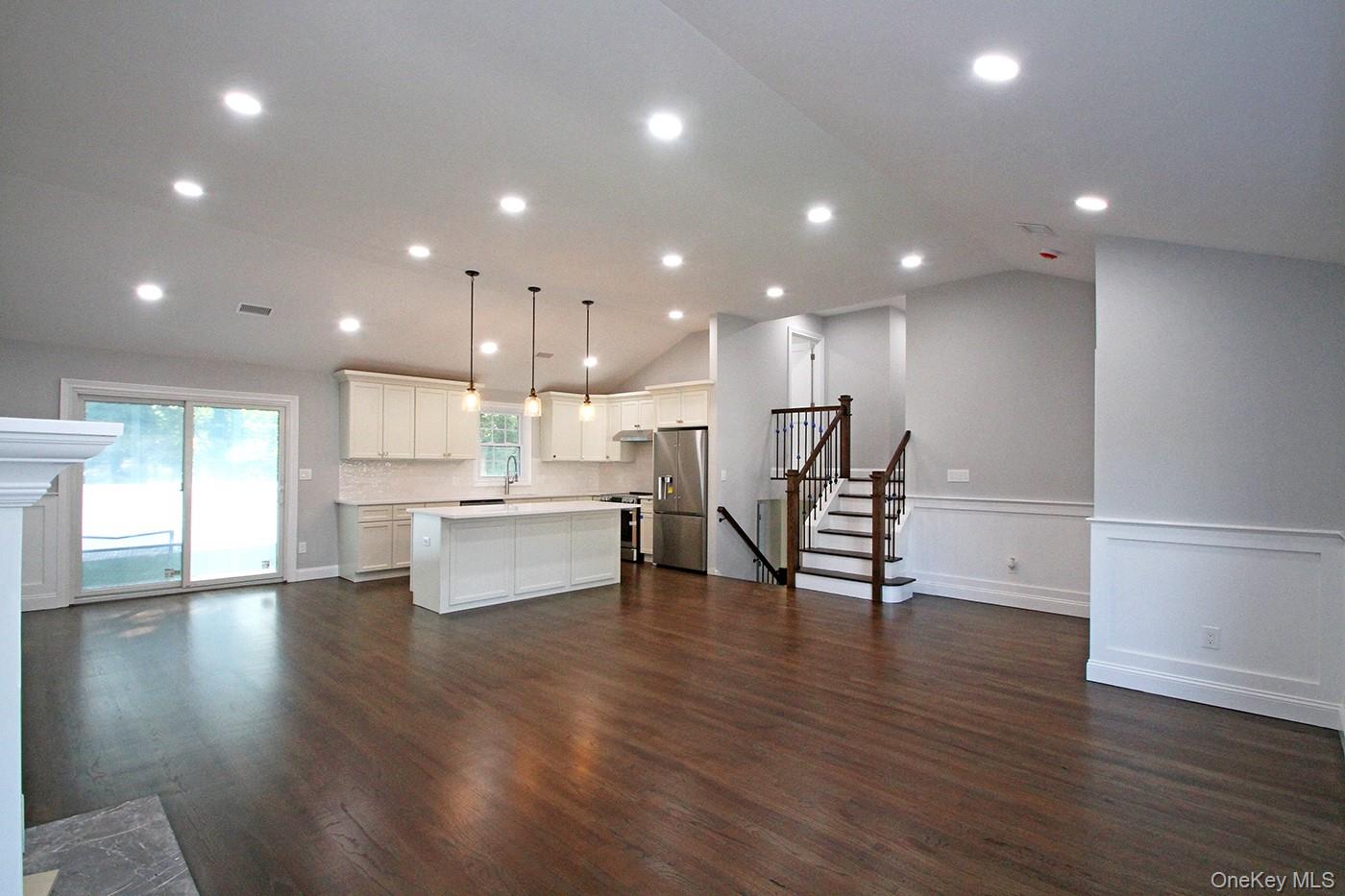 #3 photo, 16 Eleanor Road, Plainview , NY 11803