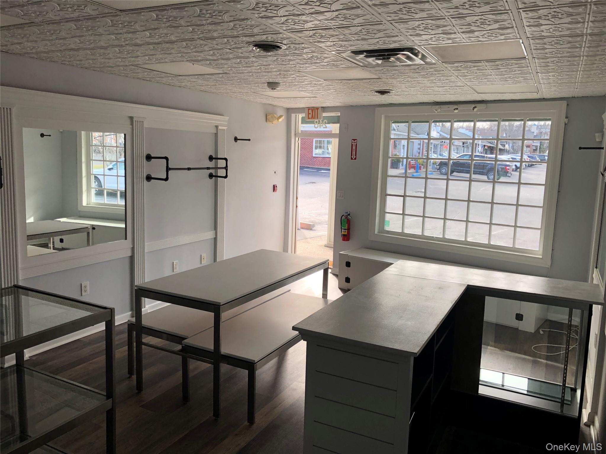 #2 photo, 248 Main Street, サフォーク郡 East Setauket , NY 11733