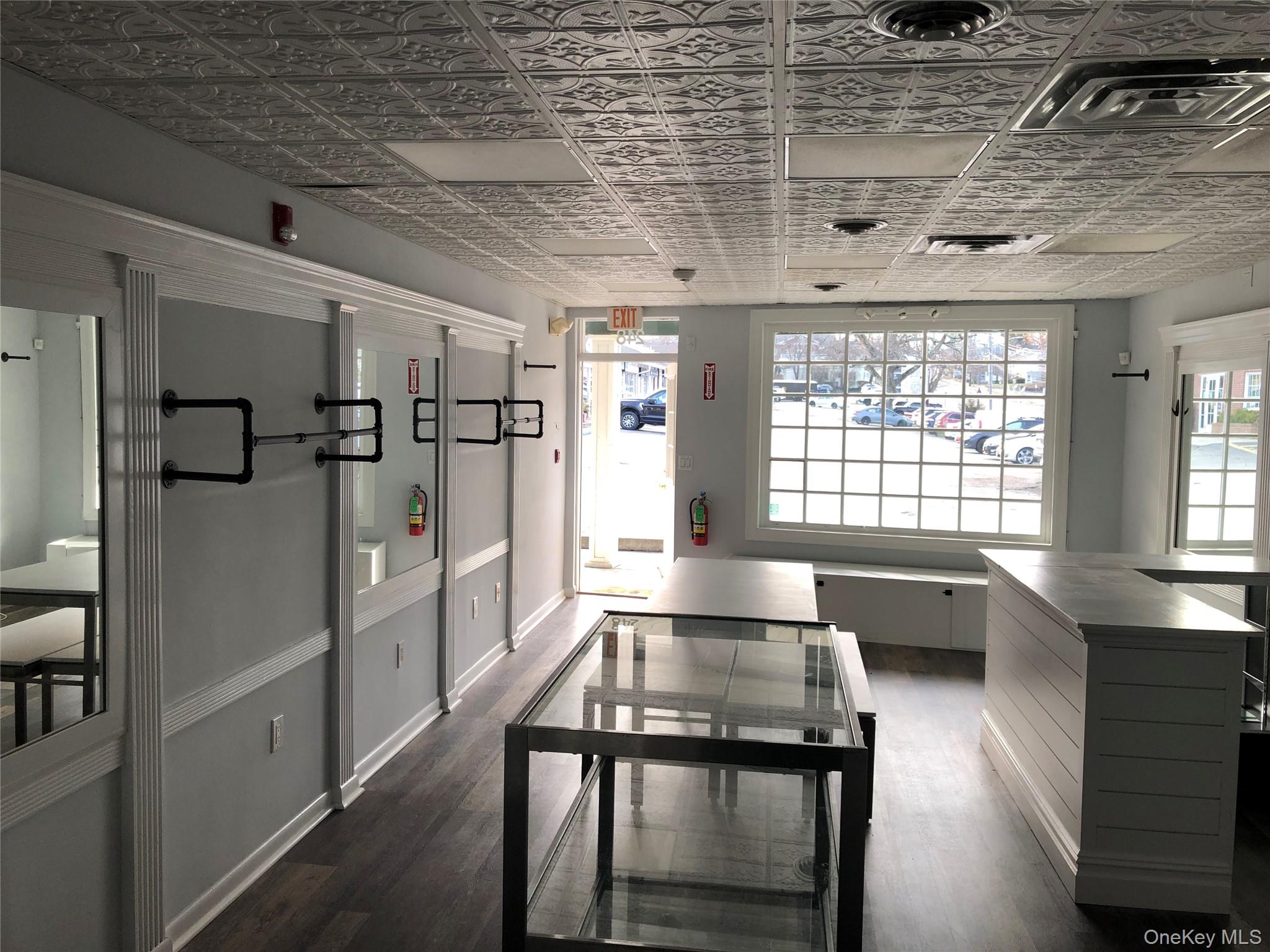 #3 photo, 248 Main Street, サフォーク郡 East Setauket , NY 11733