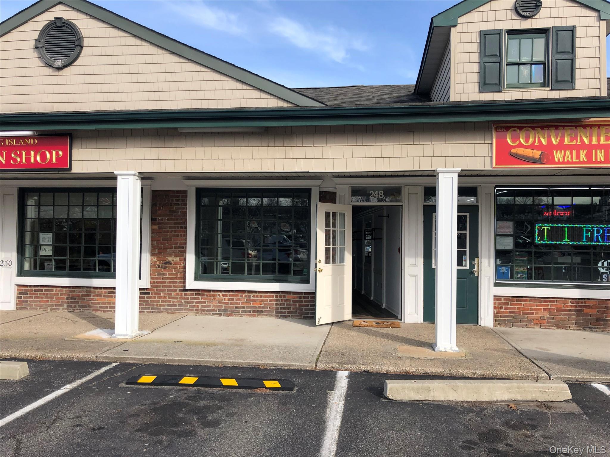 #4 photo, 248 Main Street, サフォーク郡 East Setauket , NY 11733