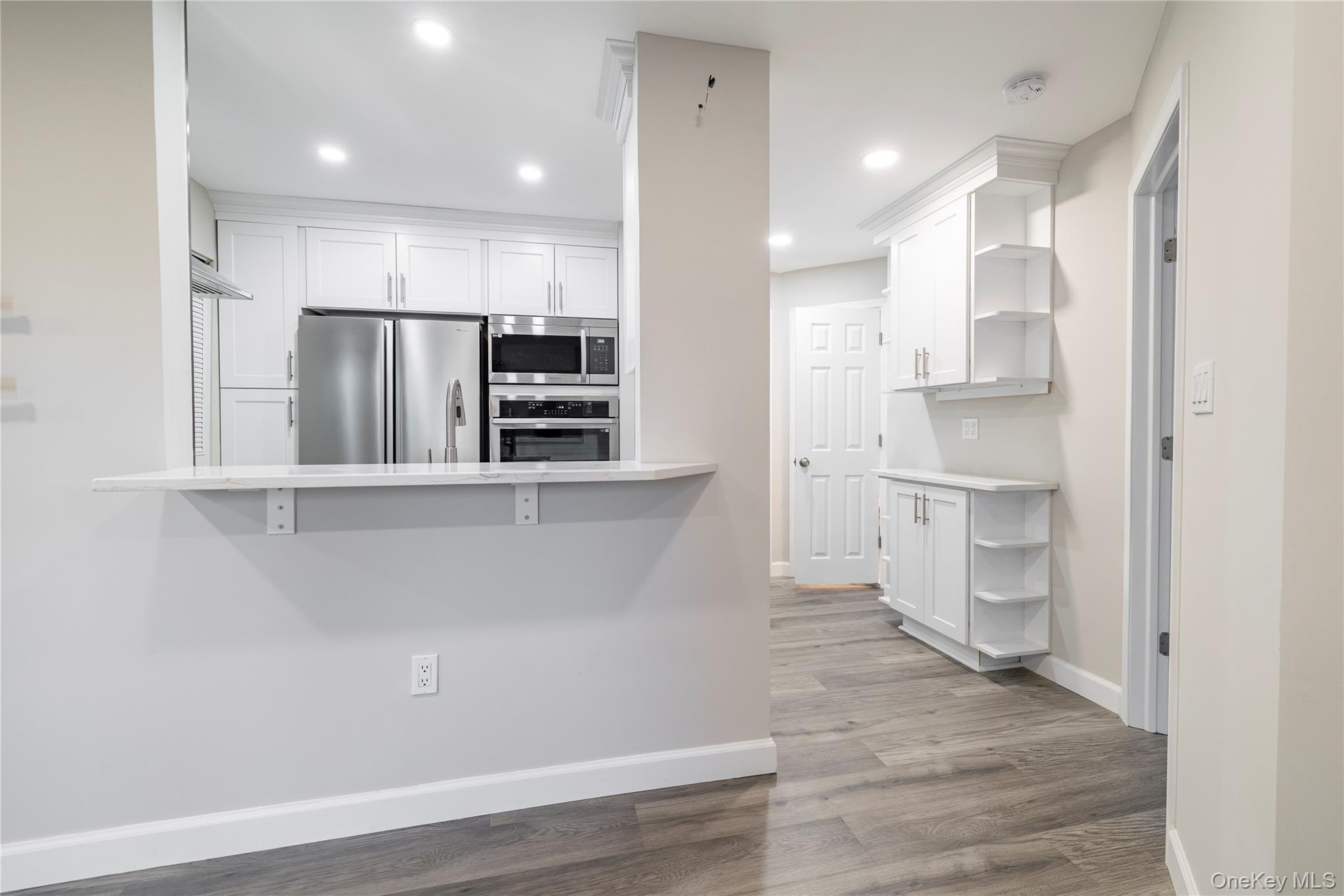 #10 photo, 615 Broadway, Amityville , NY 11701