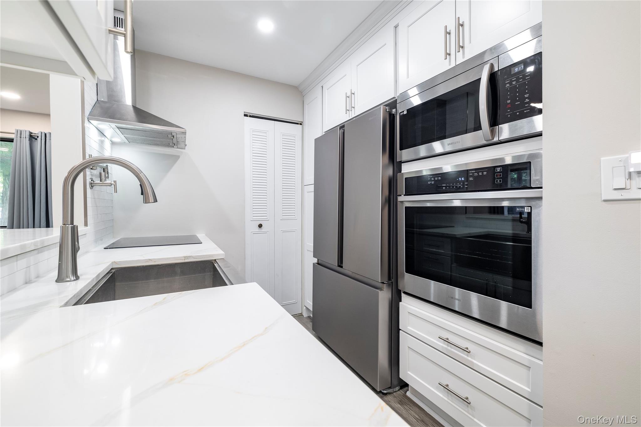 #14 photo, 615 Broadway, Amityville , NY 11701