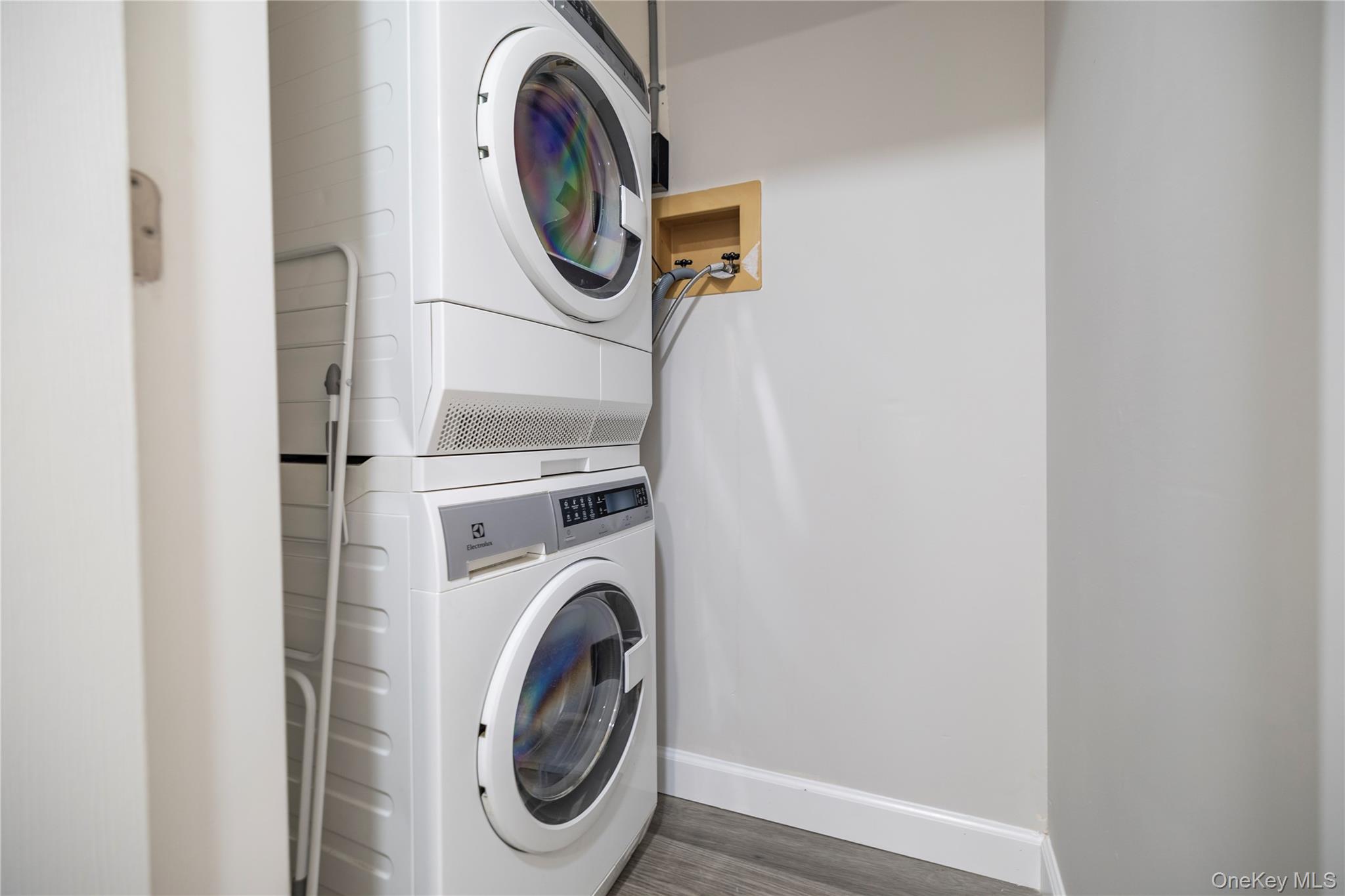 #18 photo, 615 Broadway, Amityville , NY 11701