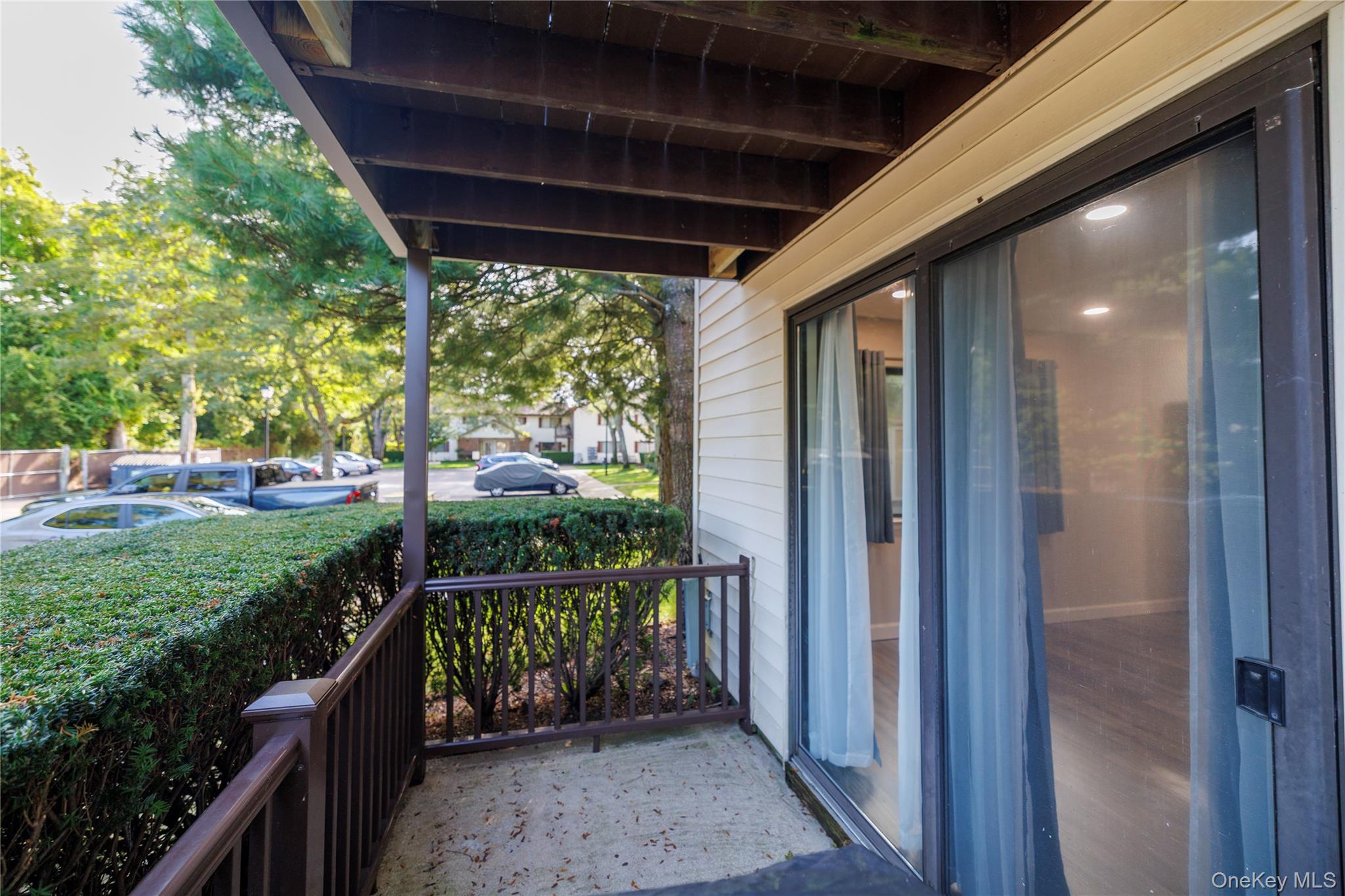 #19 photo, 615 Broadway, Amityville , NY 11701