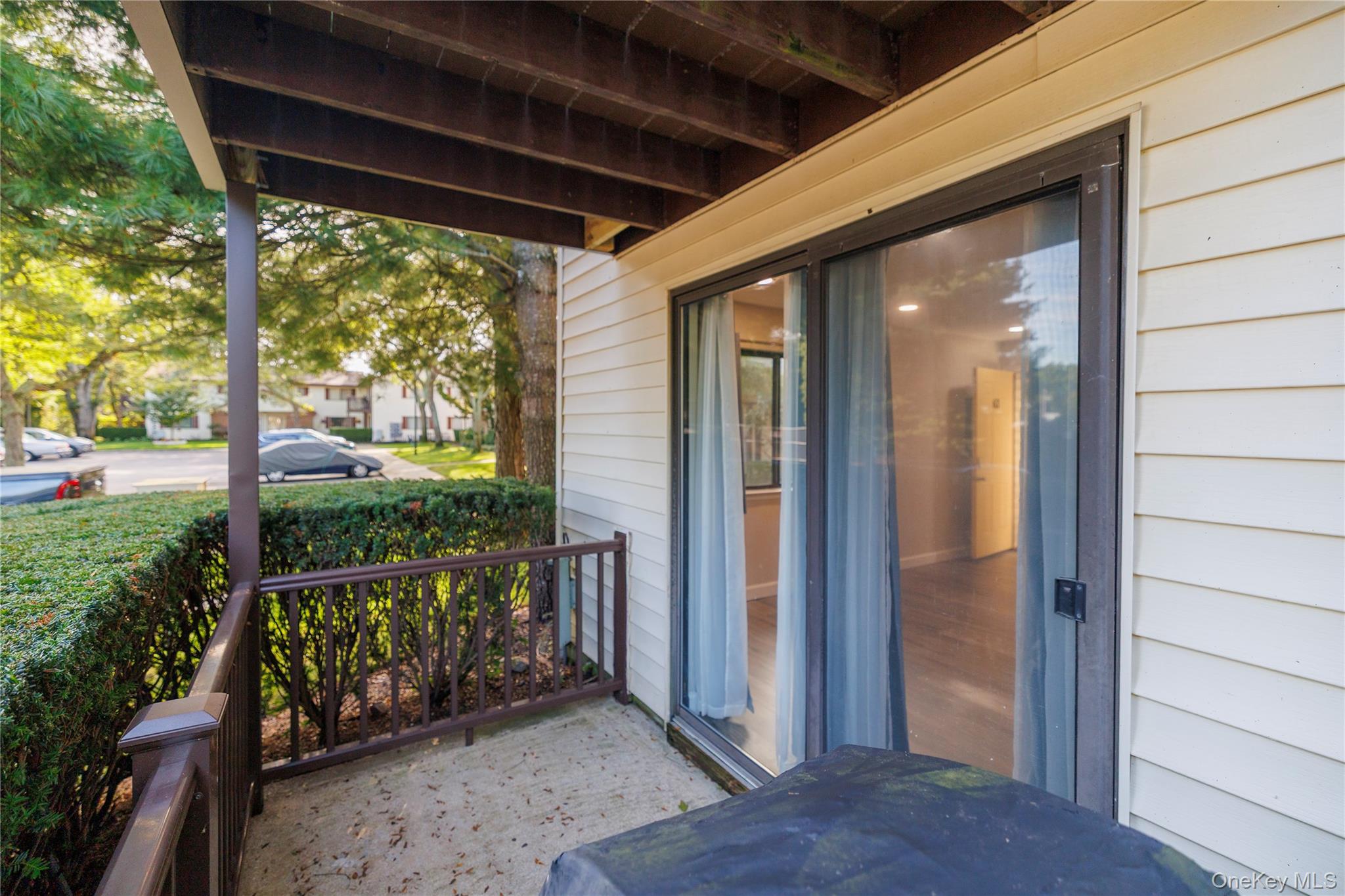 #20 photo, 615 Broadway, Amityville , NY 11701