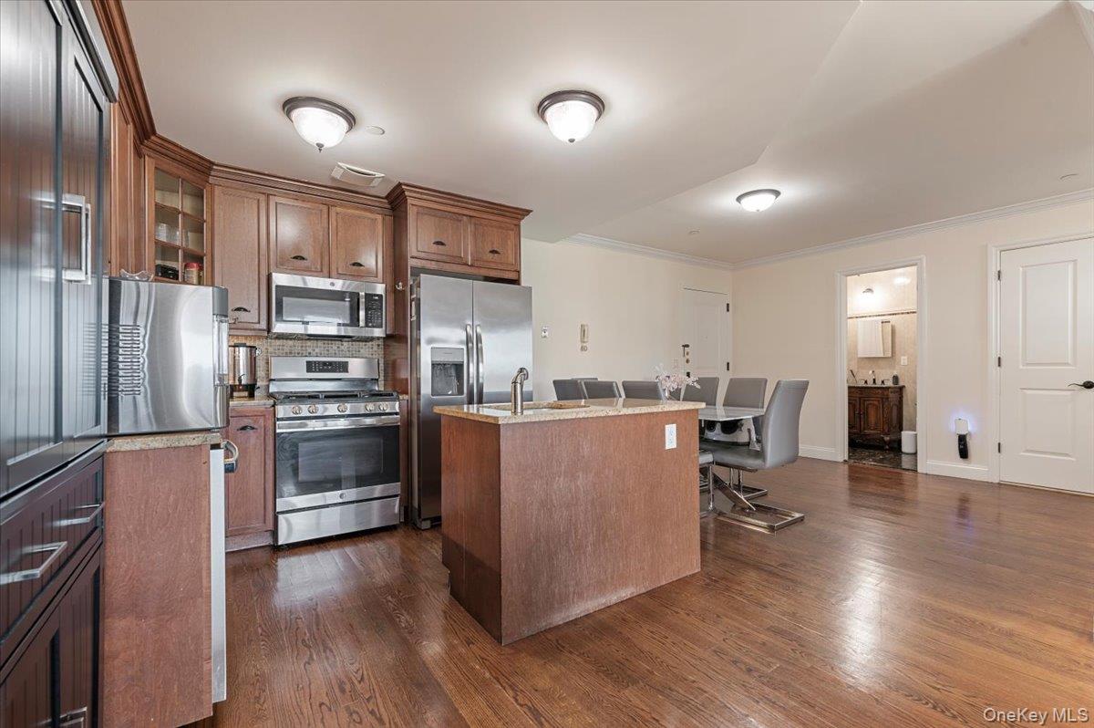 #11 photo, 156 Beach 9th Street, Far Rockaway , NY 11691