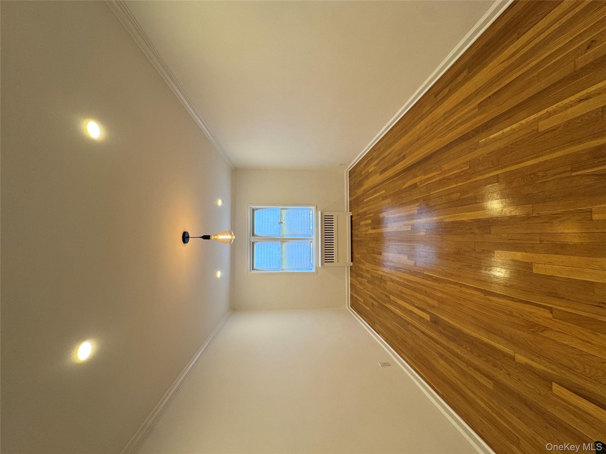 #1 photo, 137 Smith, ナッソー郡 Freeport , NY 11520