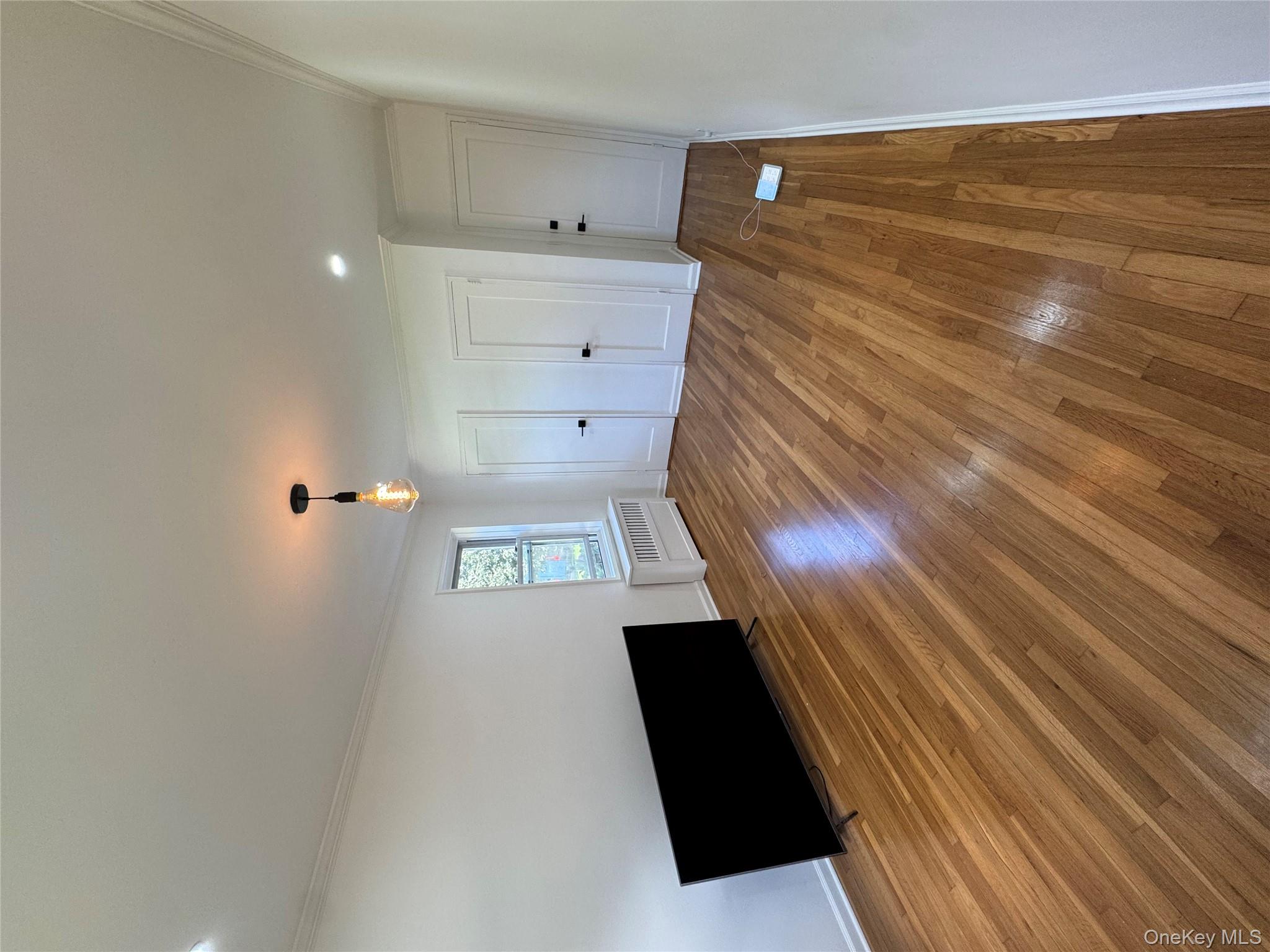 #8 photo, 137 Smith, ナッソー郡 Freeport , NY 11520