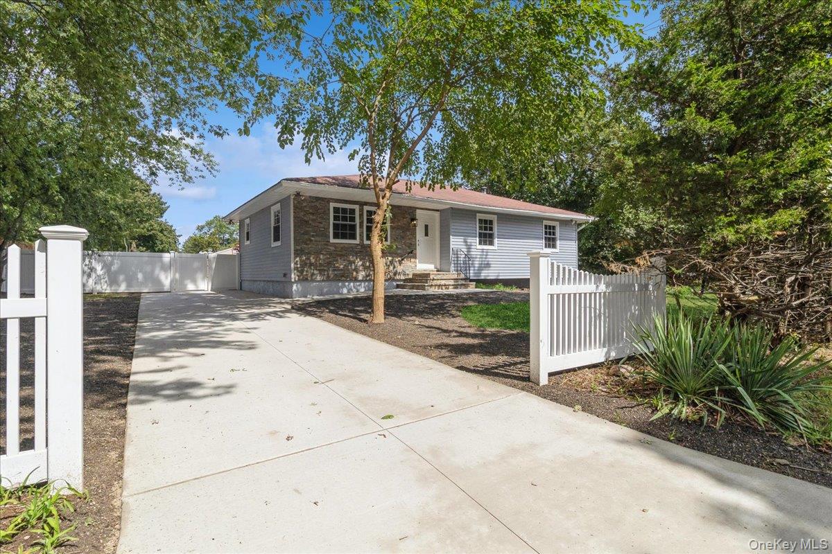 #1 photo, 509 Hampton Avenue, सफ़ोक काउंटी Bellport , NY 11713