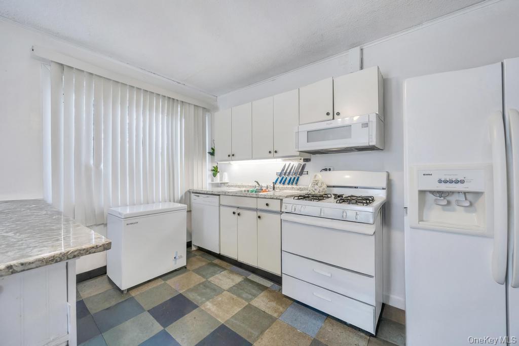 #2 photo, 5 Park Place, Valley Stream , NY 11580