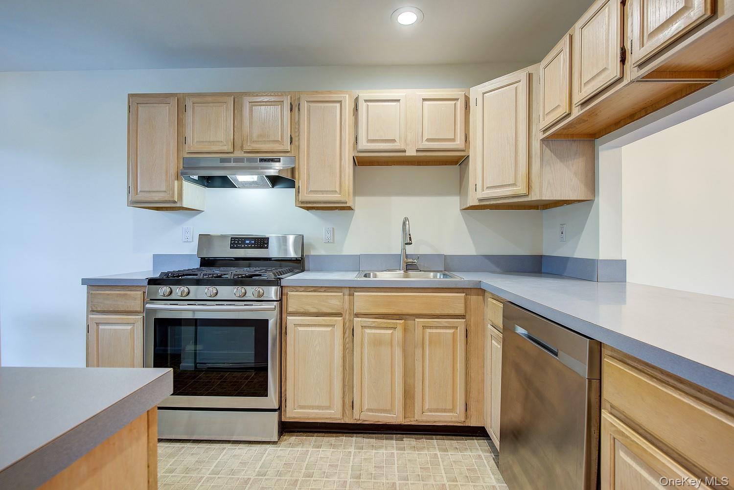 #8 photo, 56 Fairlawn Drive, Central Islip , NY 11722