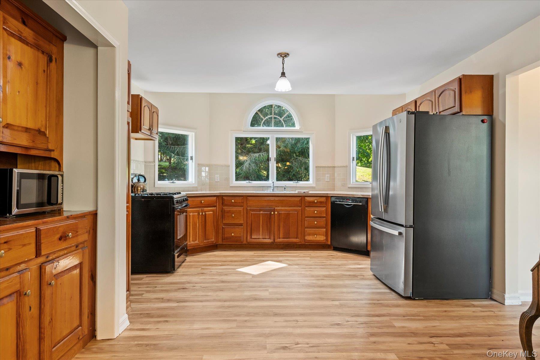 #10 photo, 136 Private Road, Shoreham , NY 11786