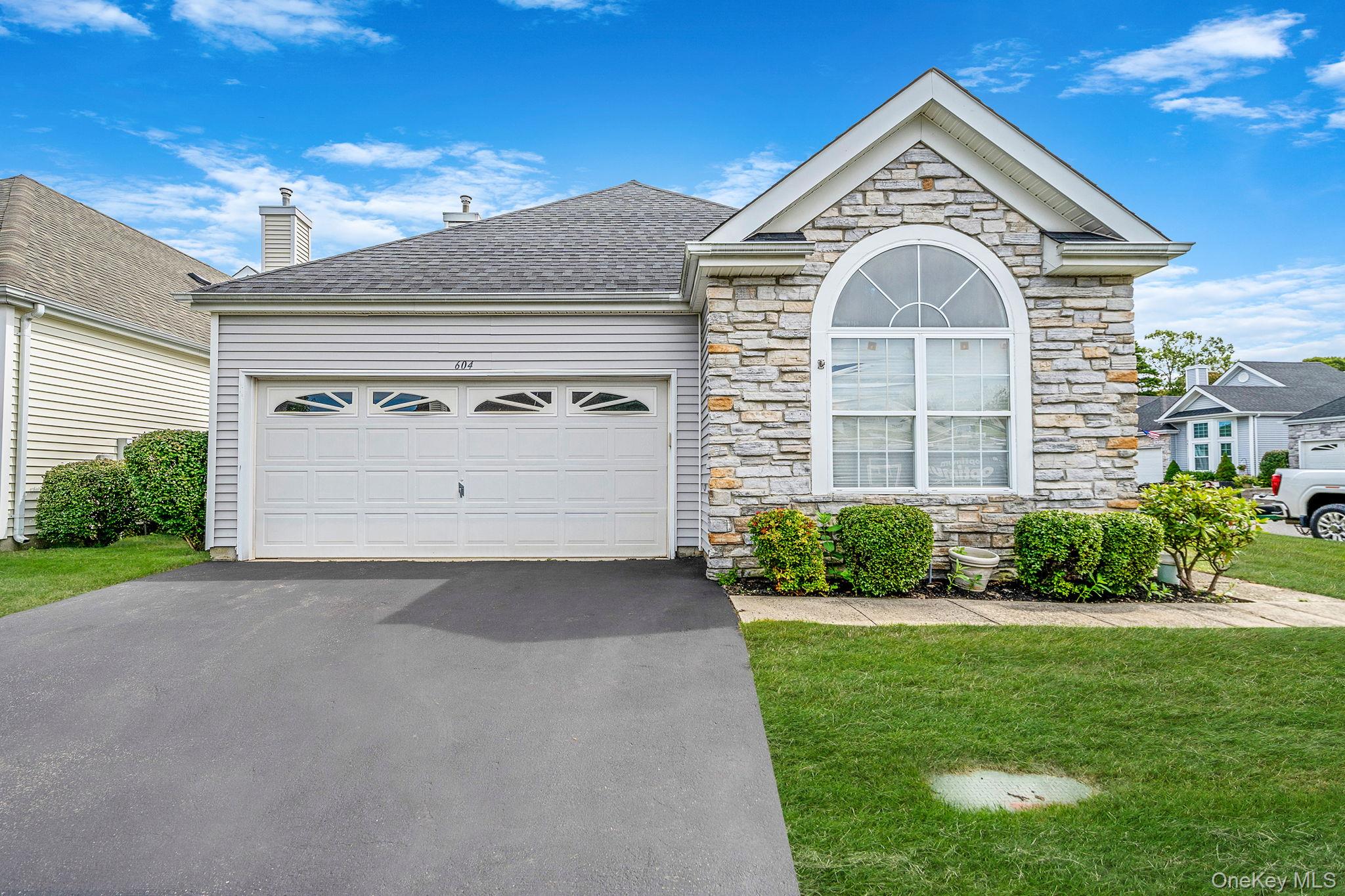 #1 photo, 604 Leisure Drive, 东长岛 Ridge , NY 11961