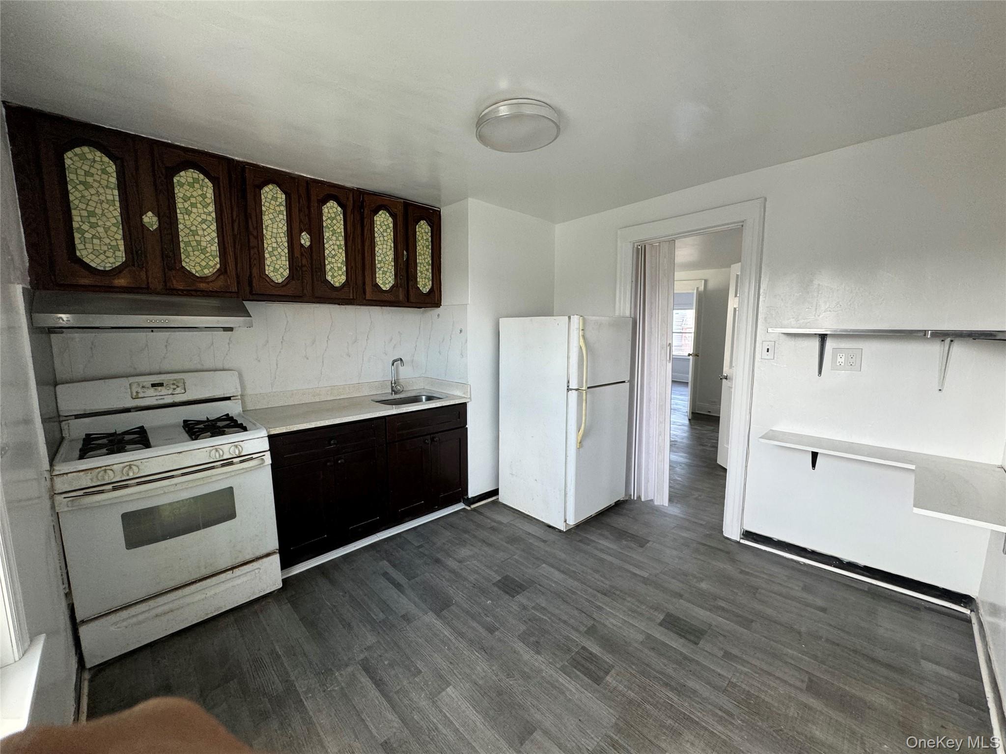 #3 photo, 54-13 152nd Street, Flushing , NY 11355