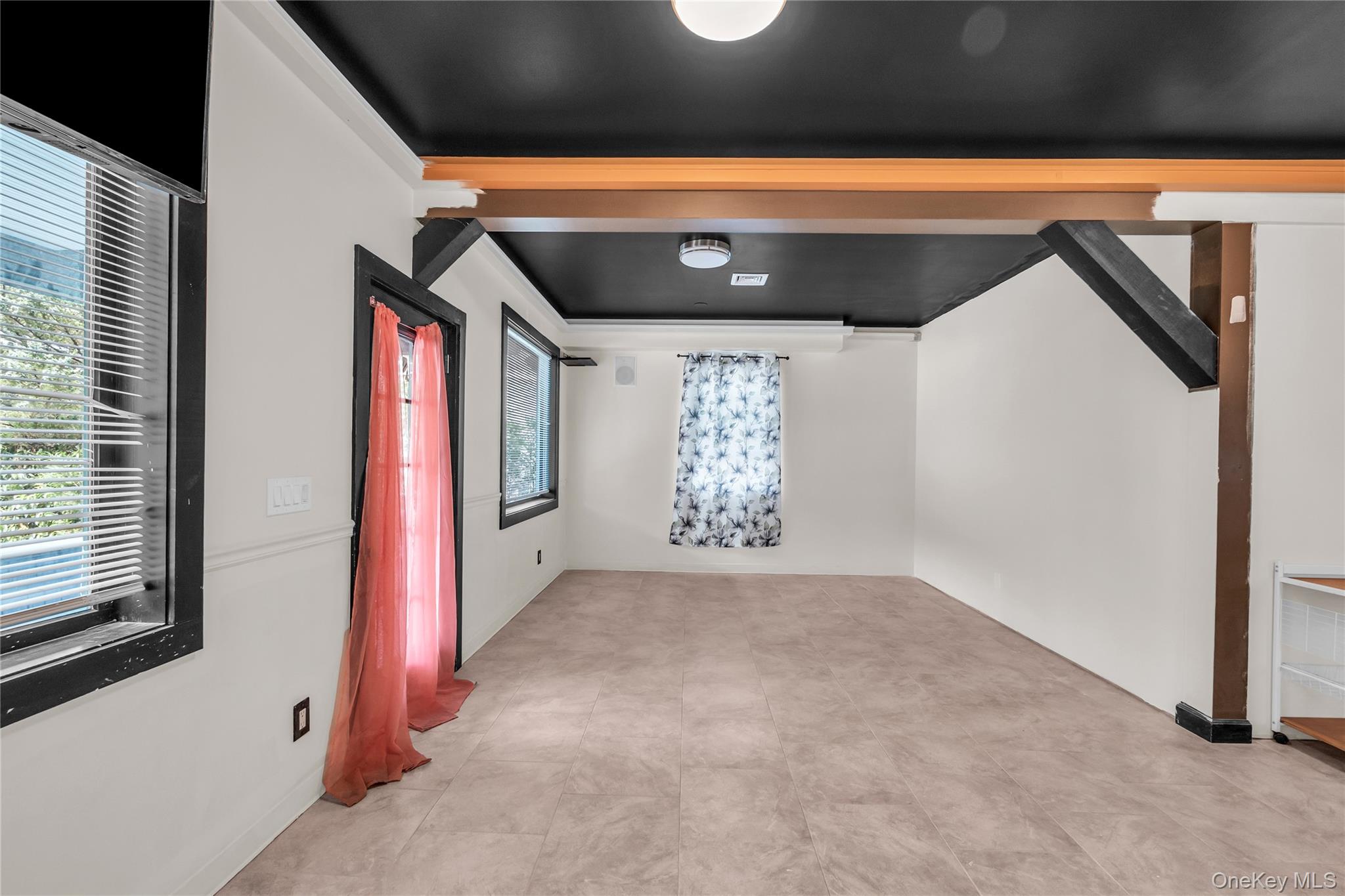 #11 photo, 715 Flanders Road, サフォーク郡 Flanders , NY 11901